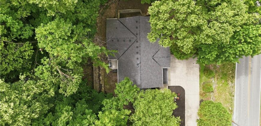 5316 NW Bluff Drive, Parkville, MO 64152
