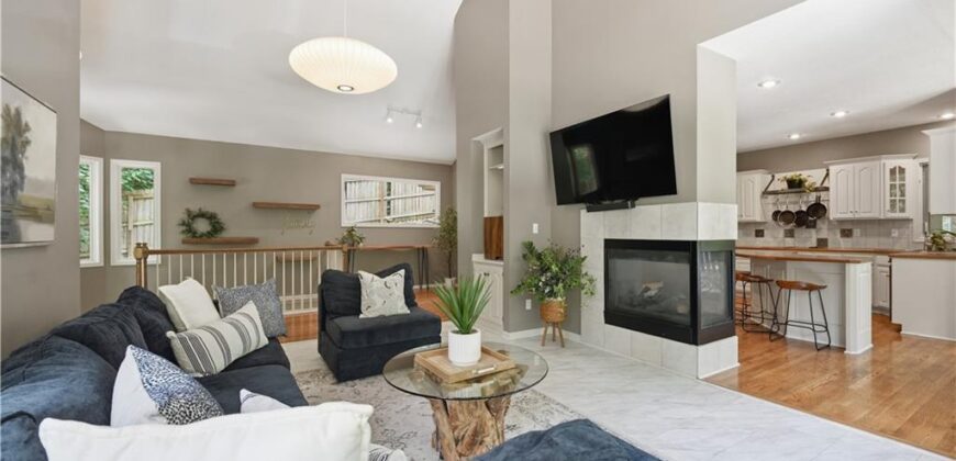 5316 NW Bluff Drive, Parkville, MO 64152