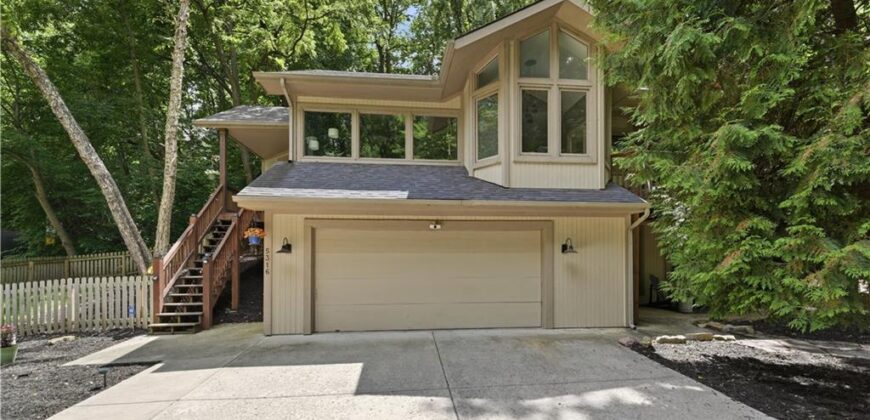 5316 NW Bluff Drive, Parkville, MO 64152