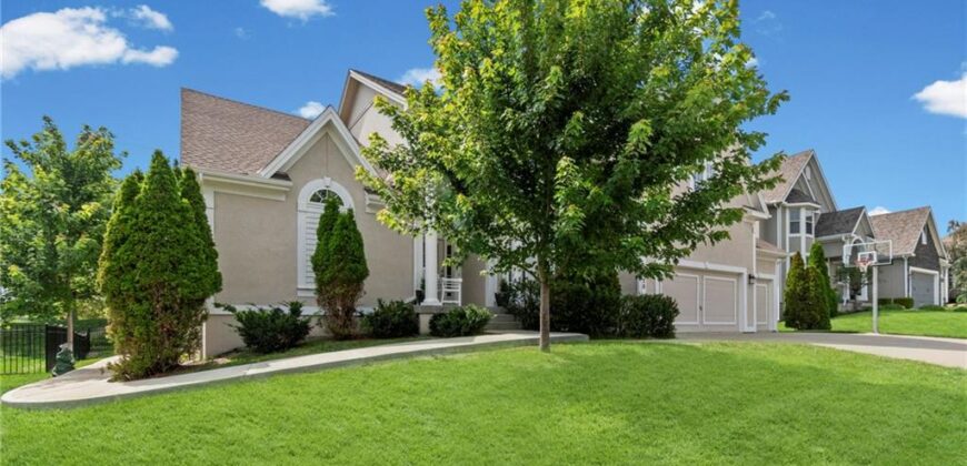 9020 N Oxford Avenue, Kansas City, MO 64157