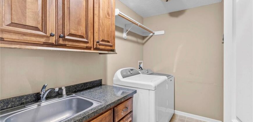 9020 N Oxford Avenue, Kansas City, MO 64157