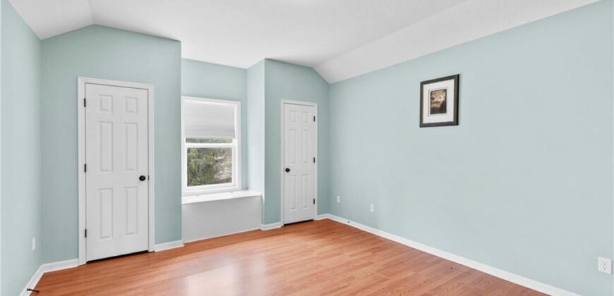 9020 N Oxford Avenue, Kansas City, MO 64157