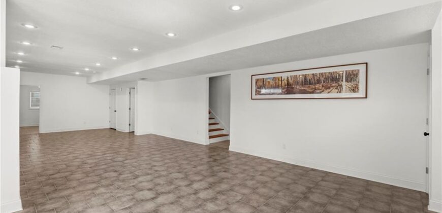 9020 N Oxford Avenue, Kansas City, MO 64157