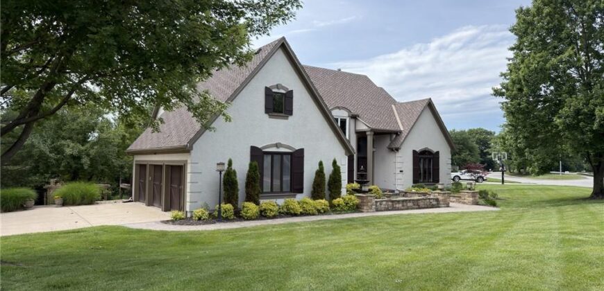 5502 Spinnaker Pointe N/A, Parkville, MO 64152