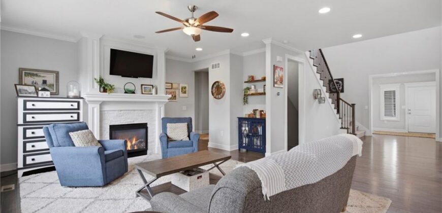 8612 N Farley Avenue, Kansas City, MO 64157