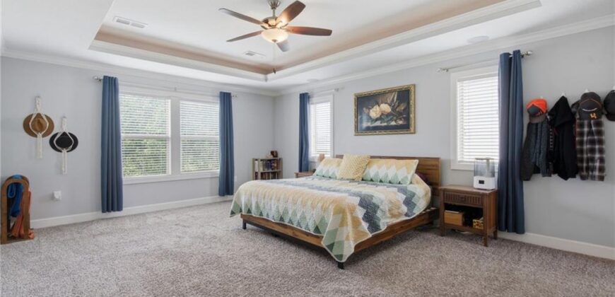 8612 N Farley Avenue, Kansas City, MO 64157