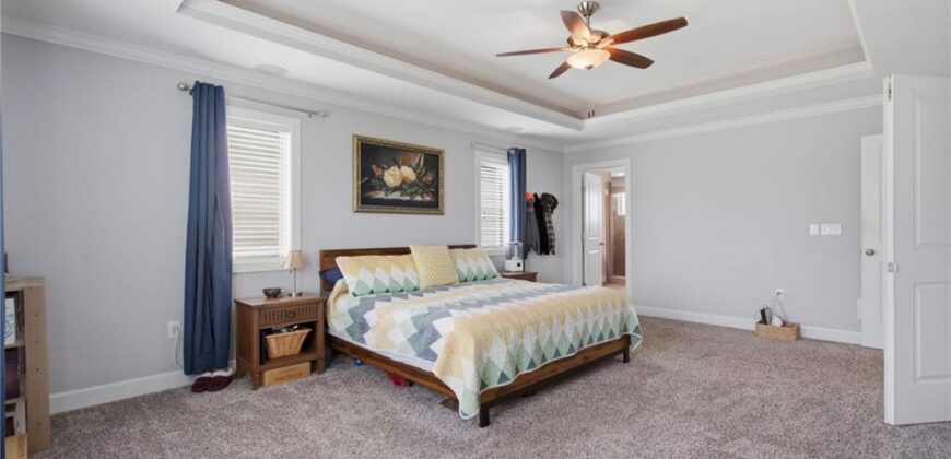 8612 N Farley Avenue, Kansas City, MO 64157