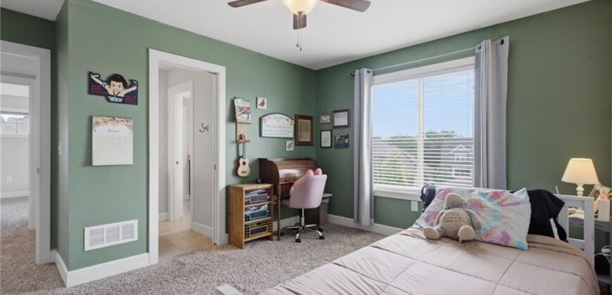 8612 N Farley Avenue, Kansas City, MO 64157