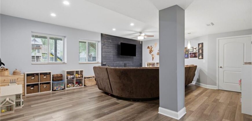 8612 N Farley Avenue, Kansas City, MO 64157