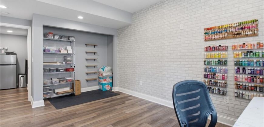 8612 N Farley Avenue, Kansas City, MO 64157