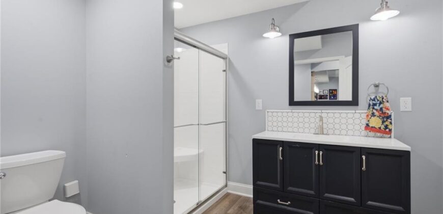 8612 N Farley Avenue, Kansas City, MO 64157