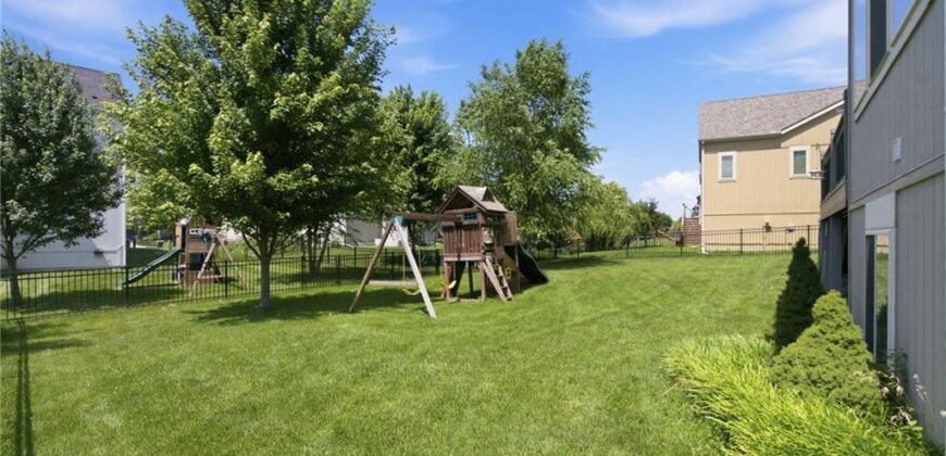 8612 N Farley Avenue, Kansas City, MO 64157