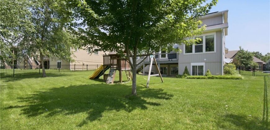 8612 N Farley Avenue, Kansas City, MO 64157