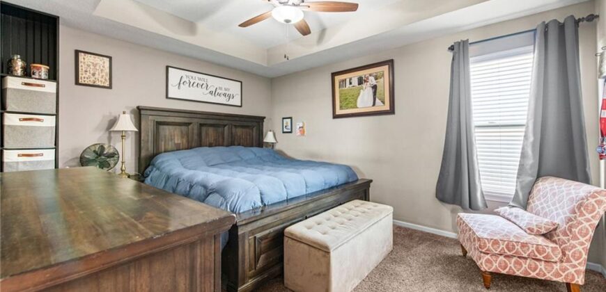 19204 Corbyn Lane, Smithville, MO 64089