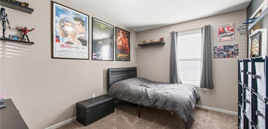 19204 Corbyn Lane, Smithville, MO 64089