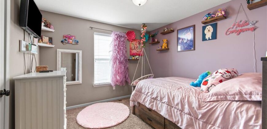 19204 Corbyn Lane, Smithville, MO 64089