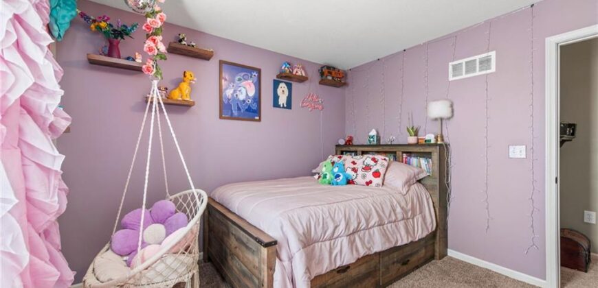 19204 Corbyn Lane, Smithville, MO 64089