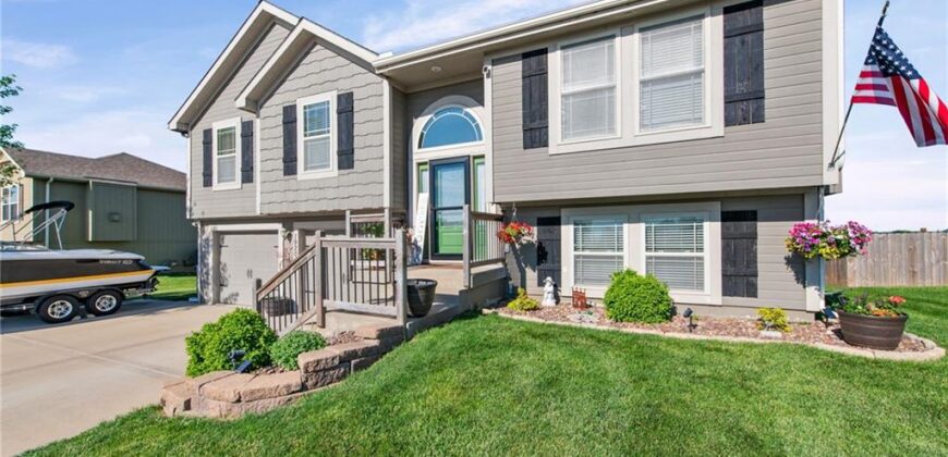 19204 Corbyn Lane, Smithville, MO 64089
