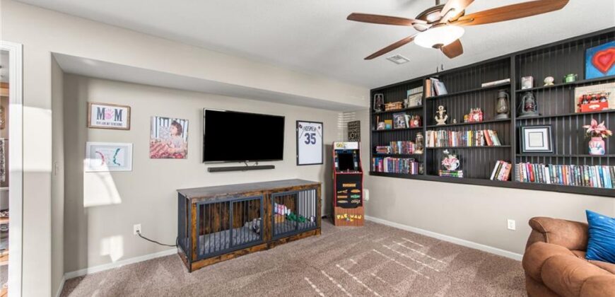 19204 Corbyn Lane, Smithville, MO 64089