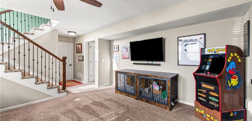 19204 Corbyn Lane, Smithville, MO 64089