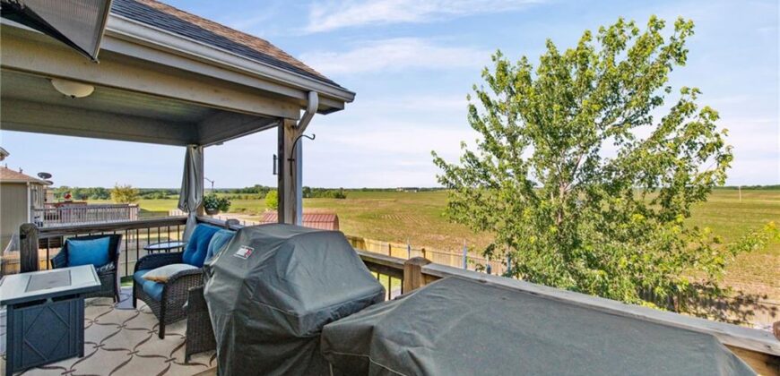 19204 Corbyn Lane, Smithville, MO 64089