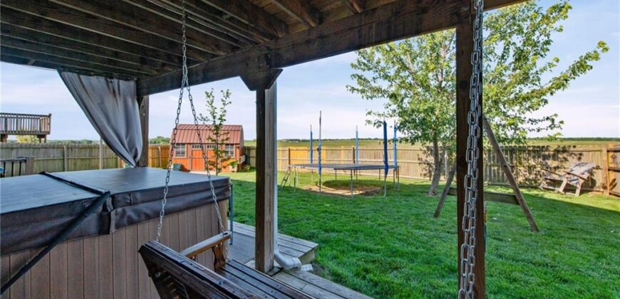 19204 Corbyn Lane, Smithville, MO 64089