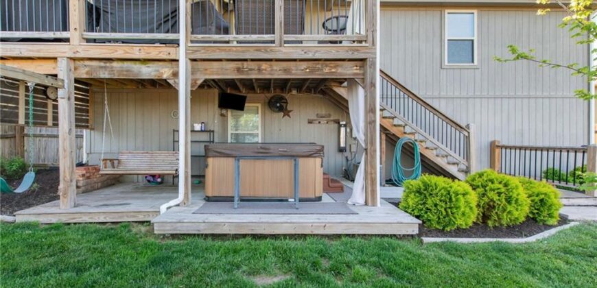 19204 Corbyn Lane, Smithville, MO 64089