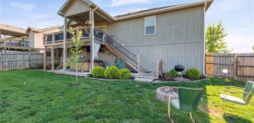 19204 Corbyn Lane, Smithville, MO 64089