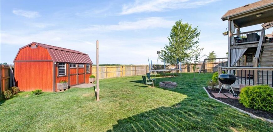 19204 Corbyn Lane, Smithville, MO 64089