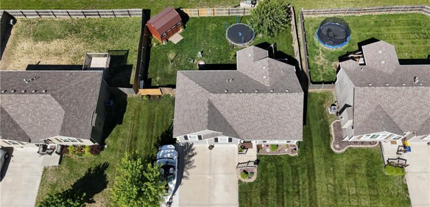 19204 Corbyn Lane, Smithville, MO 64089