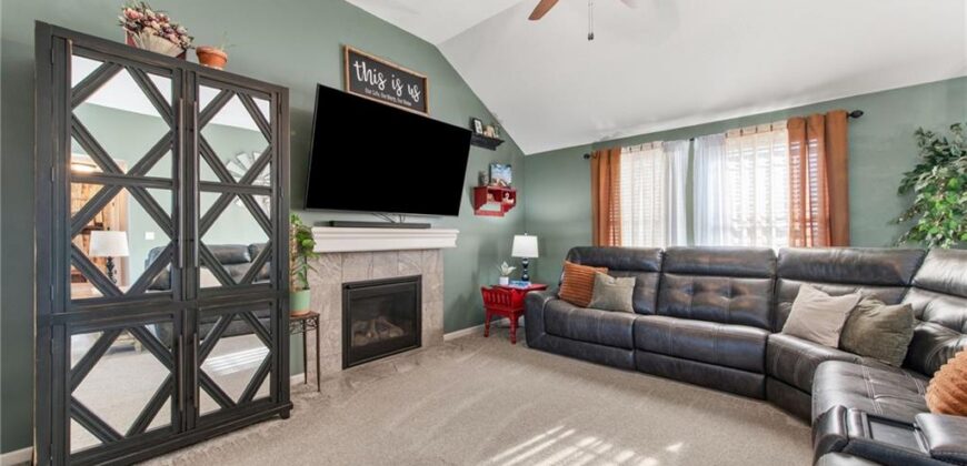19204 Corbyn Lane, Smithville, MO 64089