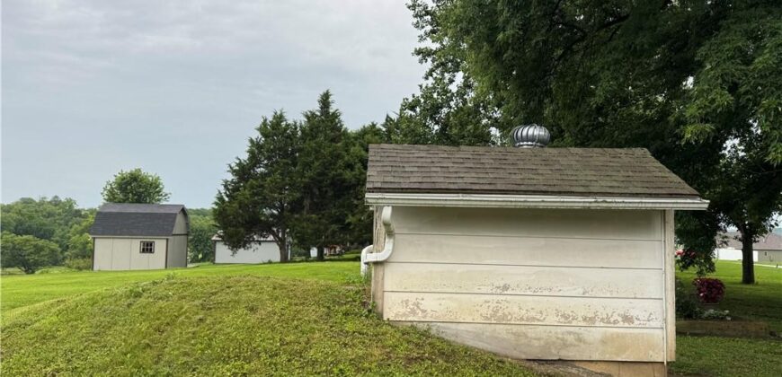 16985 SMITH Road, Smithville, MO 64089