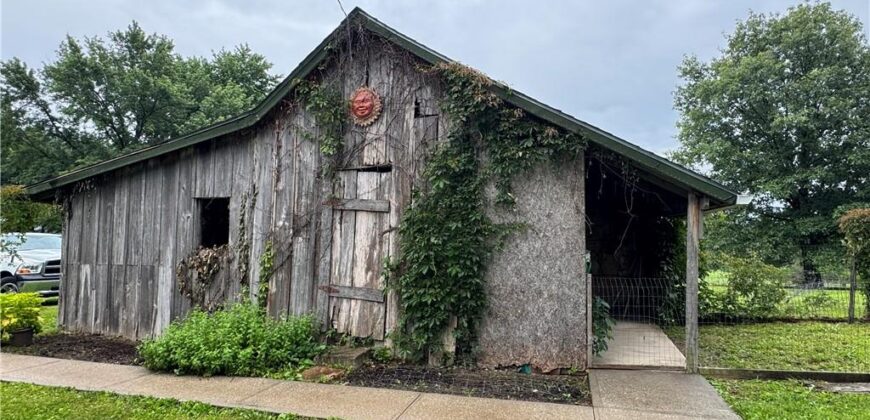 16985 SMITH Road, Smithville, MO 64089