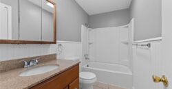 5924 NW Creekview Drive, Parkville, MO 64152