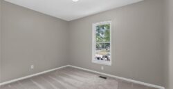 5924 NW Creekview Drive, Parkville, MO 64152