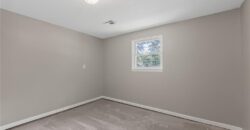 5924 NW Creekview Drive, Parkville, MO 64152