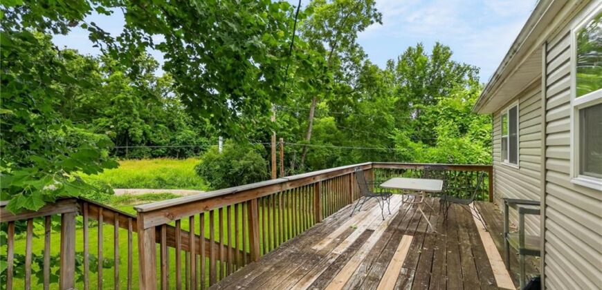 5924 NW Creekview Drive, Parkville, MO 64152