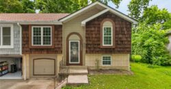 5924 NW Creekview Drive, Parkville, MO 64152