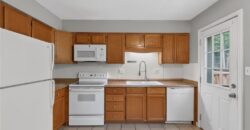 5924 NW Creekview Drive, Parkville, MO 64152
