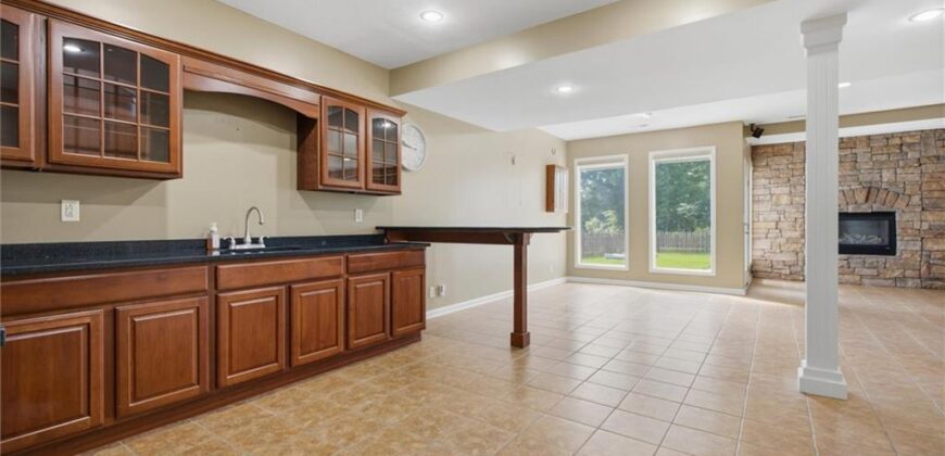 5627 NW 81st Terrace, Kansas City, MO 64151