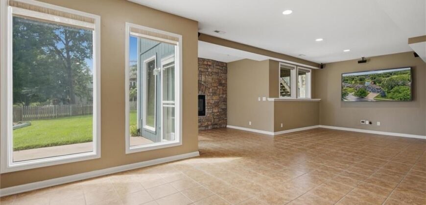 5627 NW 81st Terrace, Kansas City, MO 64151