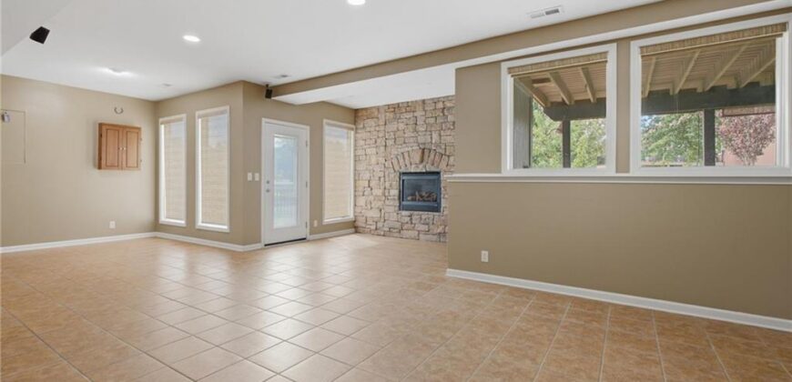 5627 NW 81st Terrace, Kansas City, MO 64151
