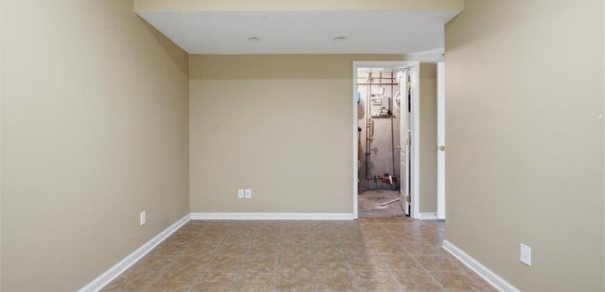 5627 NW 81st Terrace, Kansas City, MO 64151