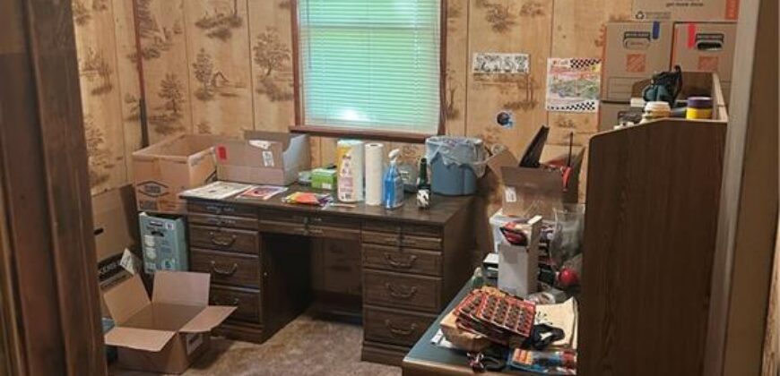 6740 SE Horseshoe Drive, Holt, MO 64048