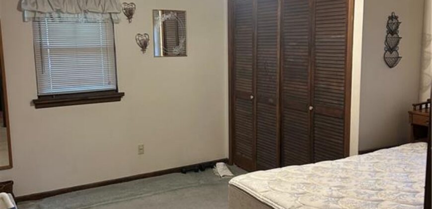 6740 SE Horseshoe Drive, Holt, MO 64048