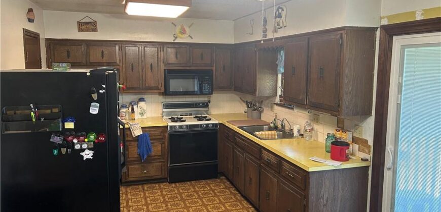 6740 SE Horseshoe Drive, Holt, MO 64048