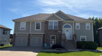 8427 N Kensington Avenue, Kansas City, MO 64156