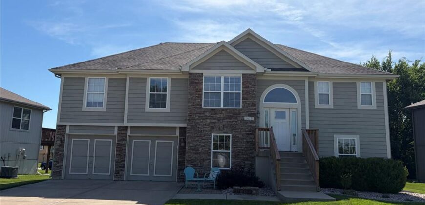 8427 N Kensington Avenue, Kansas City, MO 64156