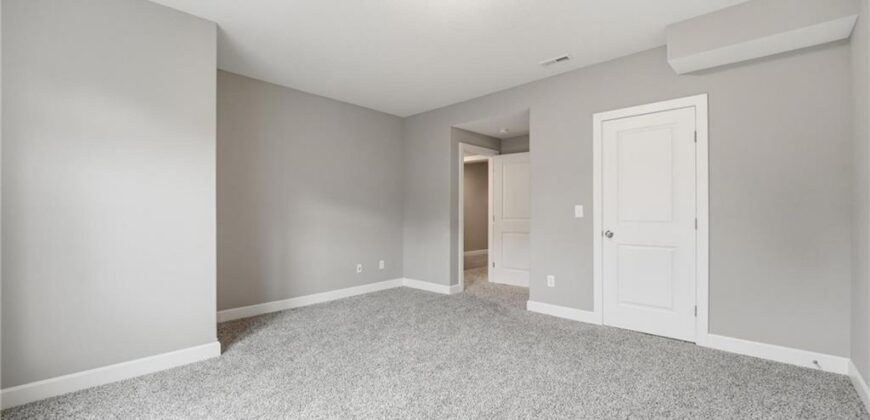 9402 N Bradford Avenue, Kansas City, MO 64154