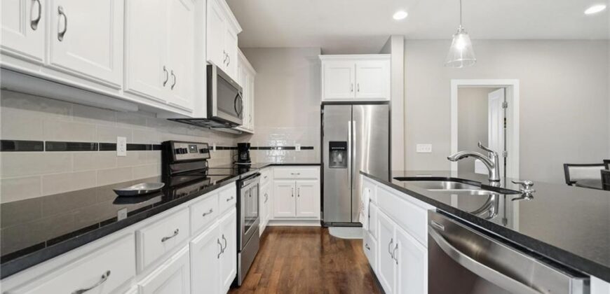 9402 N Bradford Avenue, Kansas City, MO 64154